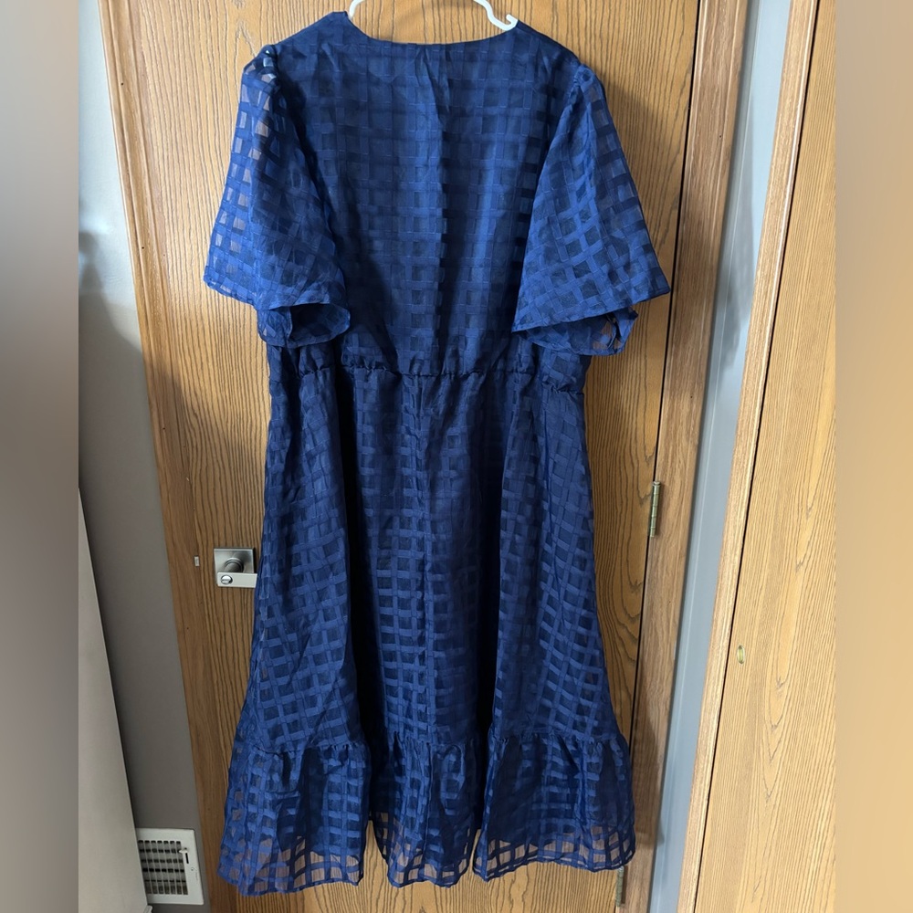 BloomChic Beautiful Dark Blue Weave Patterned Pocket Dress - Picture 6 of 8